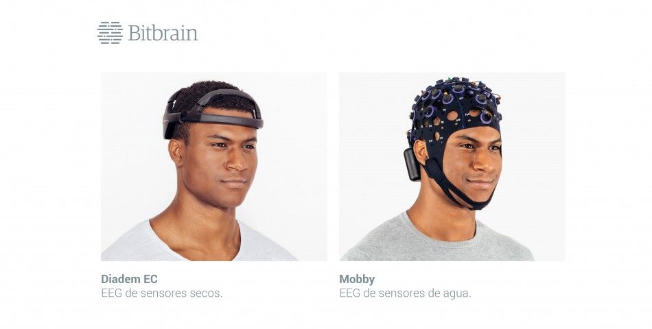 dos chicos que llevan eeg de sensores secos y eeg de sensores de agua